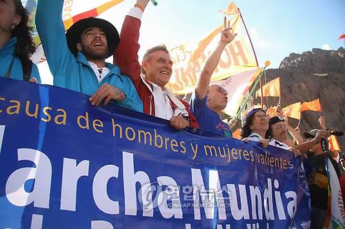 Youth for Peace Welcomed The World March for Peace and Nonviolence .